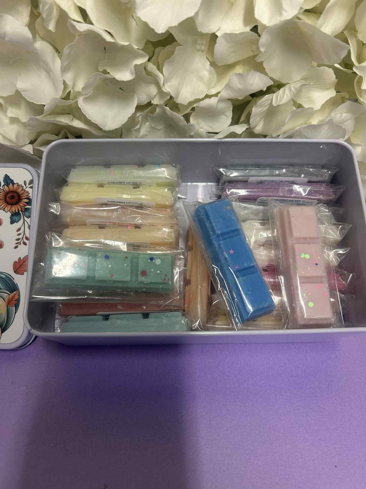 Wax Melt Storage Tin - comes filled with 20 wax melts - Fall is in the air