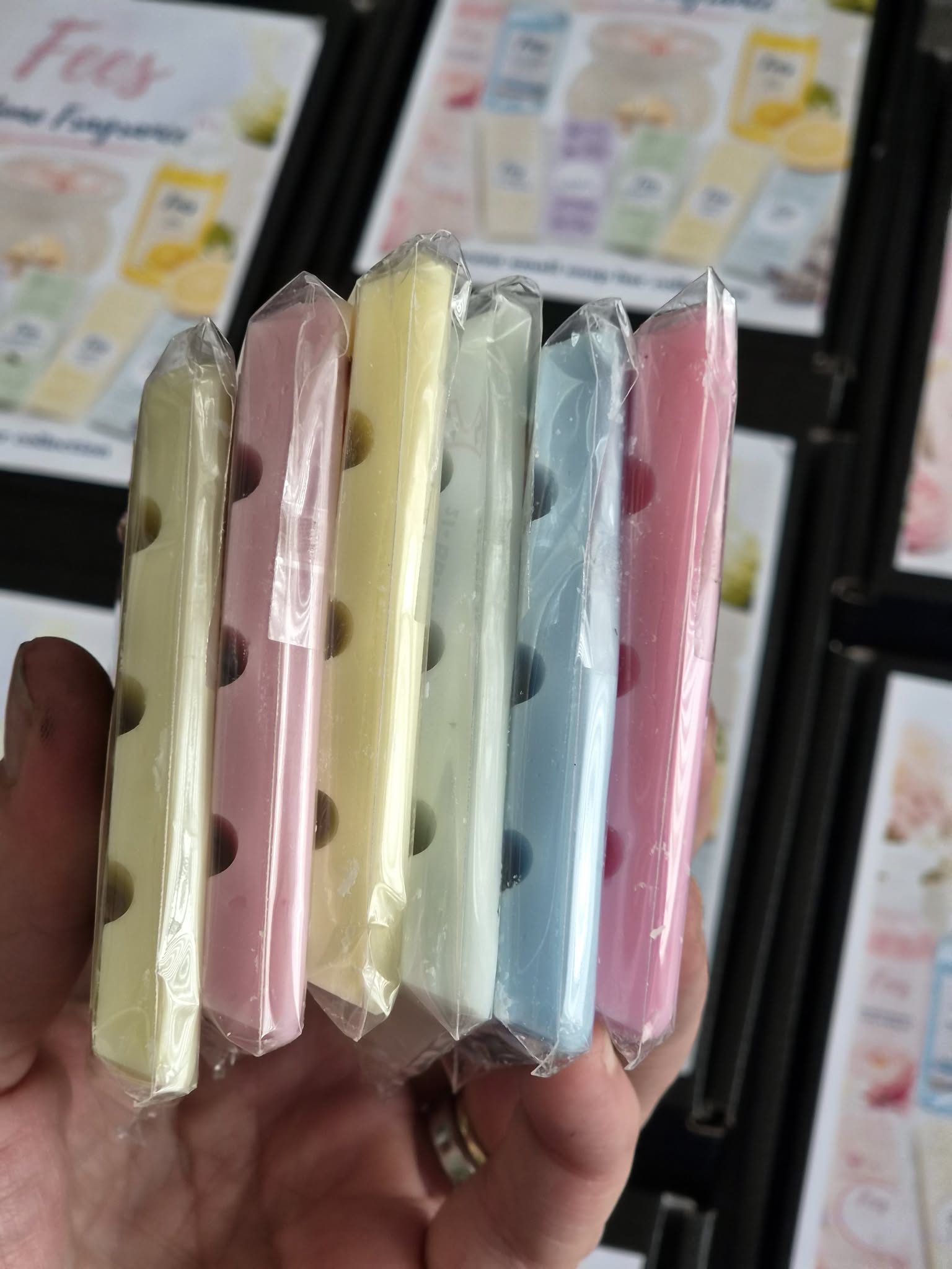 Small Snap bar - 6 Scent Collection Box - Fab Cleaning