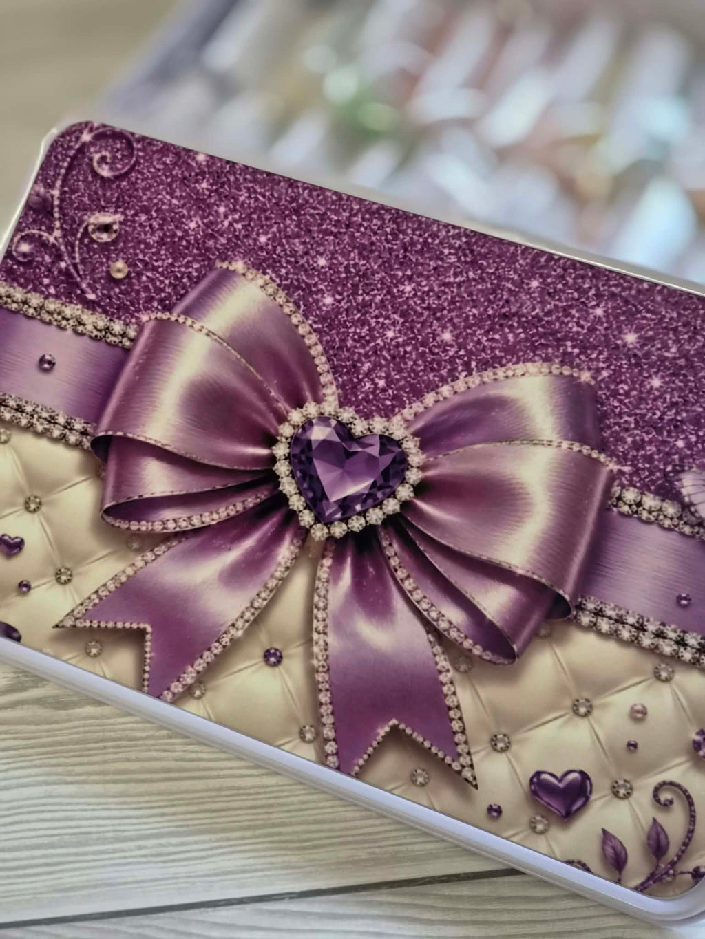 Purple Bow wax melt storage tin with 20 wax melts
