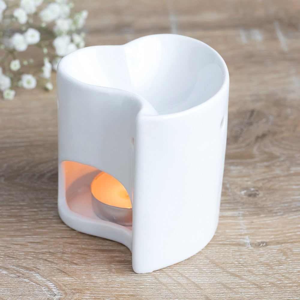 Wax Melt Starter Pack Comes with a heart wax melt burner and a 30 scent sample box