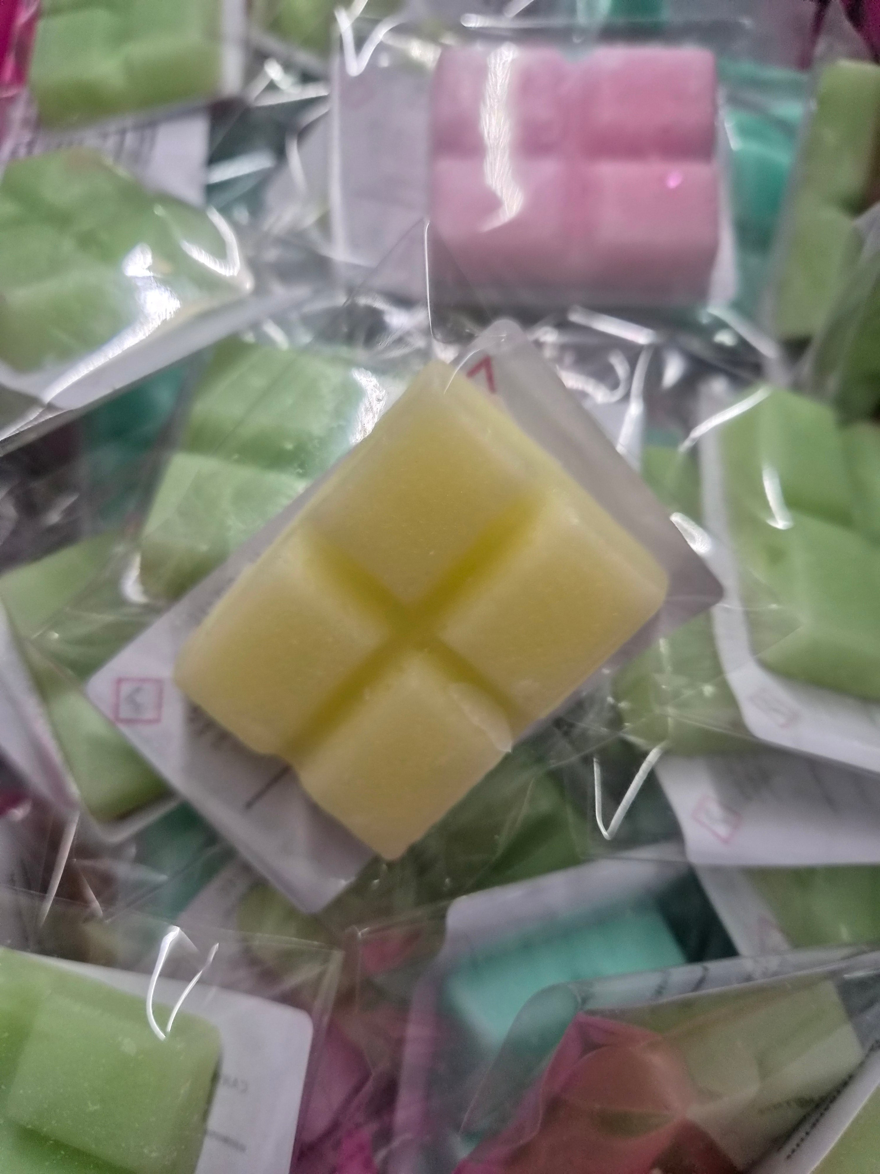 Fiver Friday 10 Scent Wax melt Bag (Buy 4 Bags Get one free)